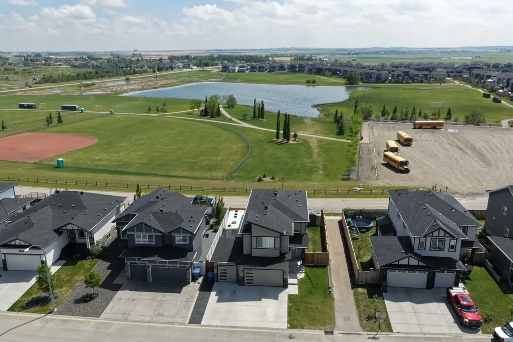 1340 Lackner Boulevard Carstairs AB T0M 0N0