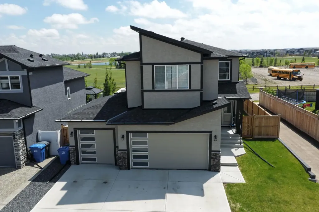 1340 Lackner Boulevard Carstairs AB T0M 0N0