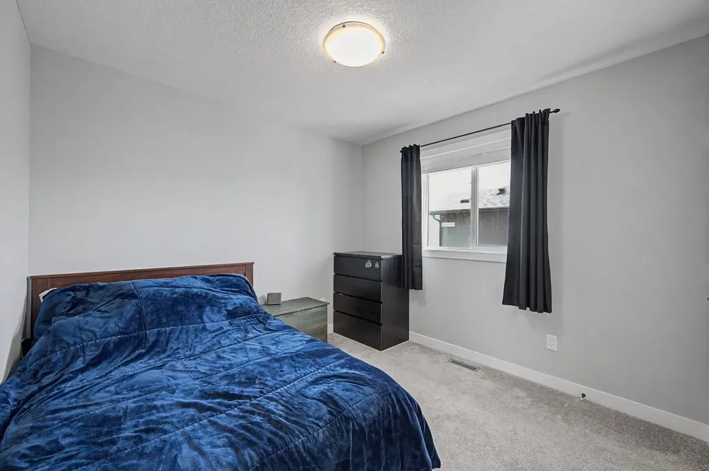 1340 Lackner Boulevard Carstairs AB T0M 0N0