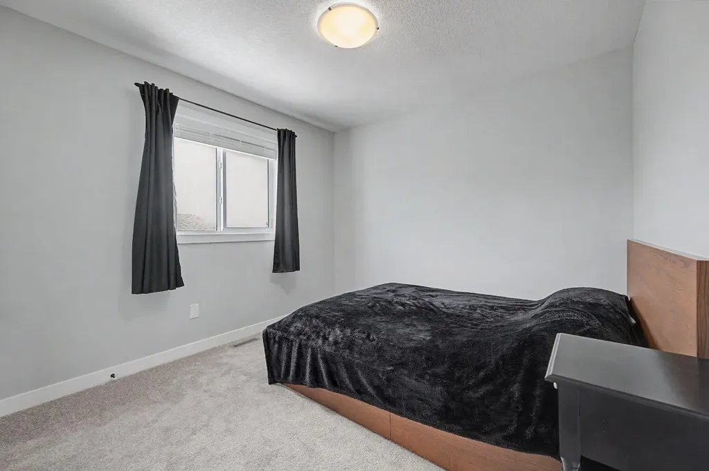 1340 Lackner Boulevard Carstairs AB T0M 0N0