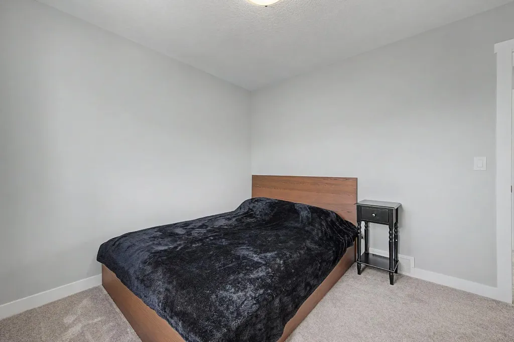 1340 Lackner Boulevard Carstairs AB T0M 0N0