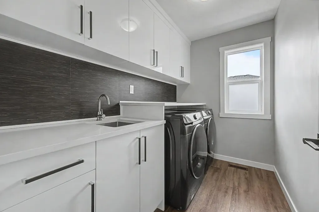 1340 Lackner Boulevard Carstairs AB T0M 0N0