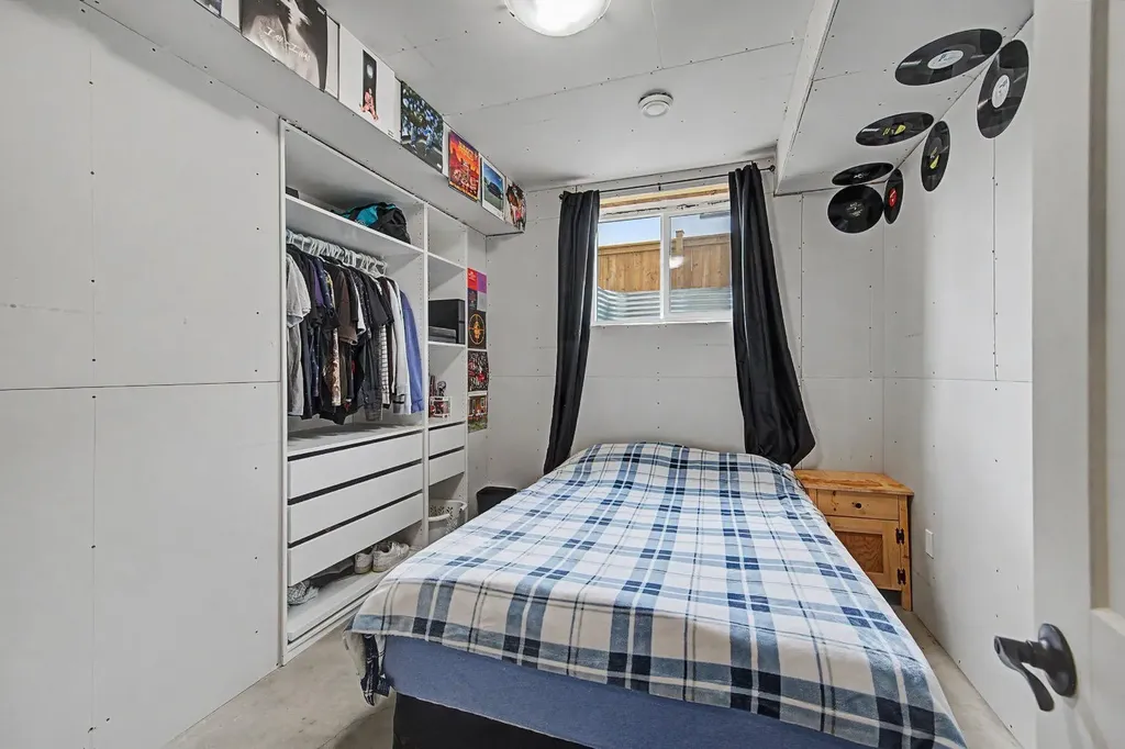 1340 Lackner Boulevard Carstairs AB T0M 0N0