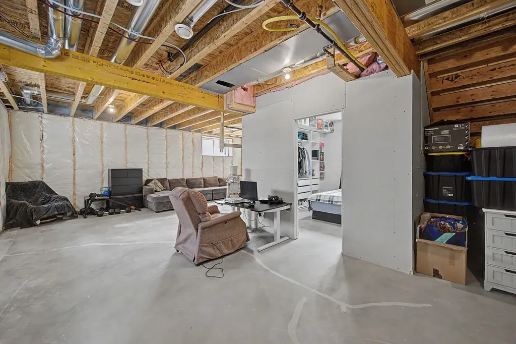 1340 Lackner Boulevard Carstairs AB T0M 0N0