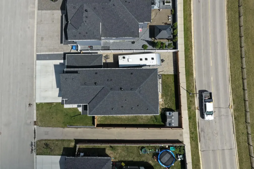 1340 Lackner Boulevard Carstairs AB T0M 0N0