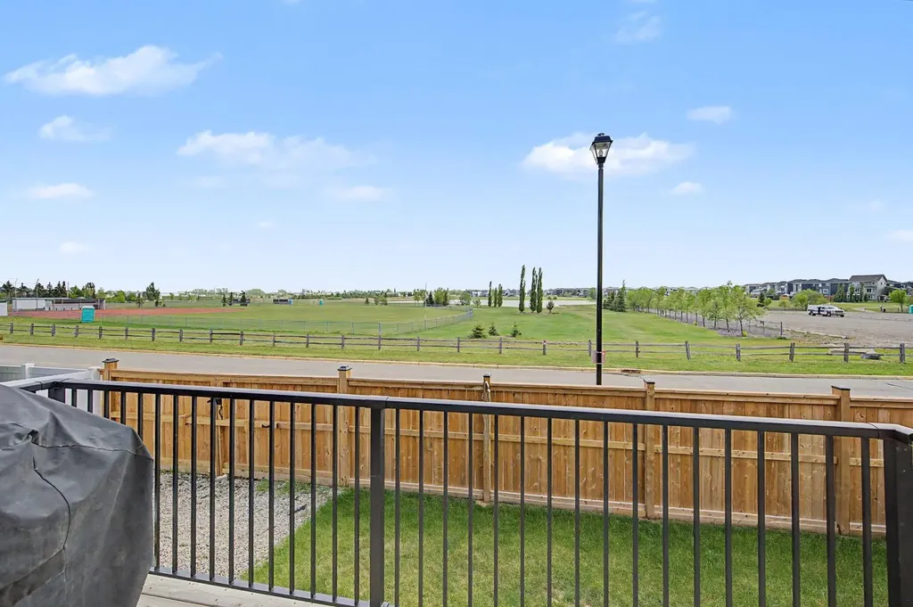 1340 Lackner Boulevard Carstairs AB T0M 0N0