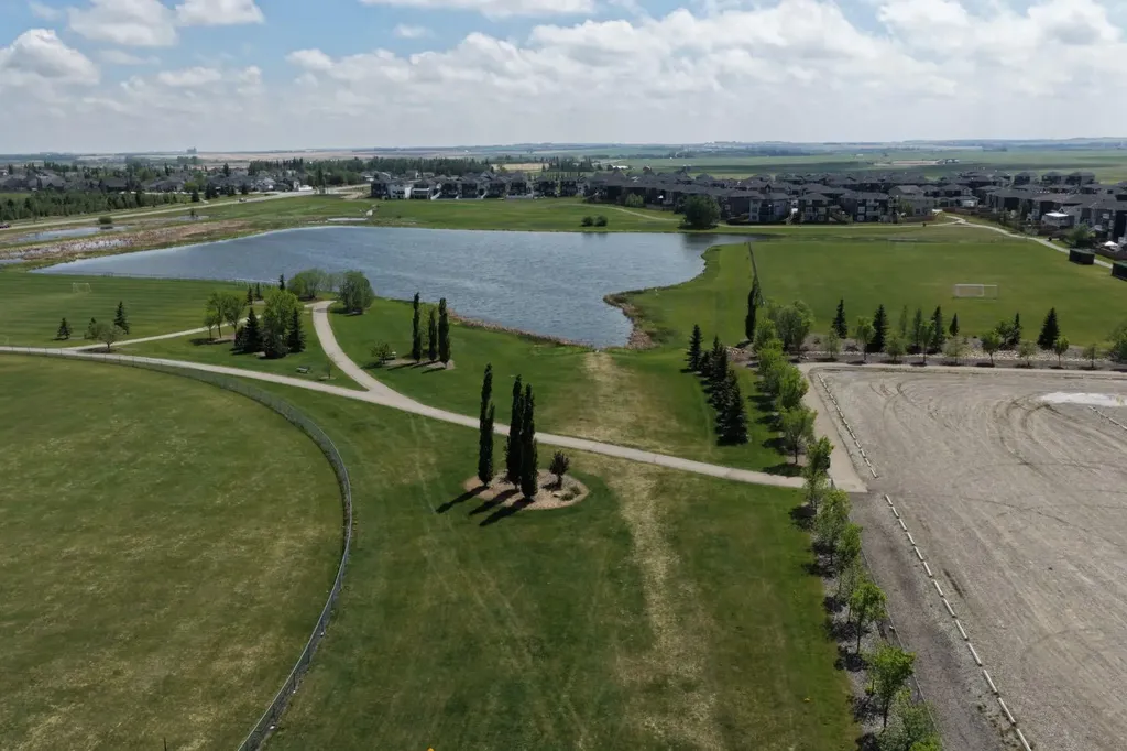 1340 Lackner Boulevard Carstairs AB T0M 0N0