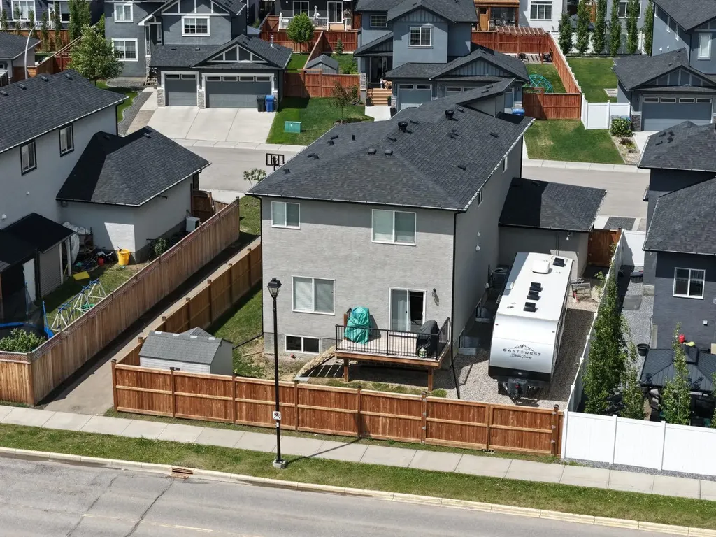 1340 Lackner Boulevard Carstairs AB T0M 0N0