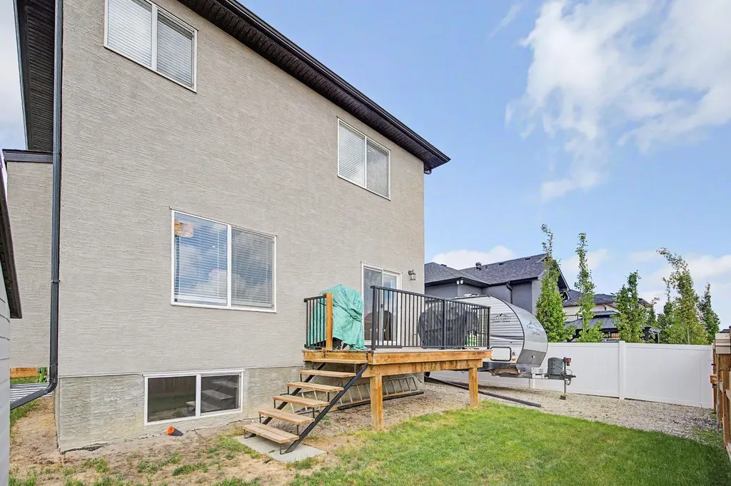 1340 Lackner Boulevard Carstairs AB T0M 0N0