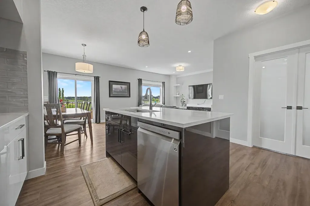 1340 Lackner Boulevard Carstairs AB T0M 0N0