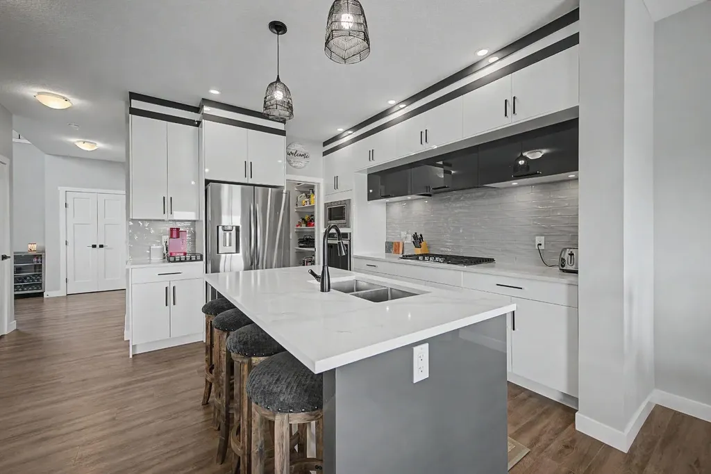 1340 Lackner Boulevard Carstairs AB T0M 0N0