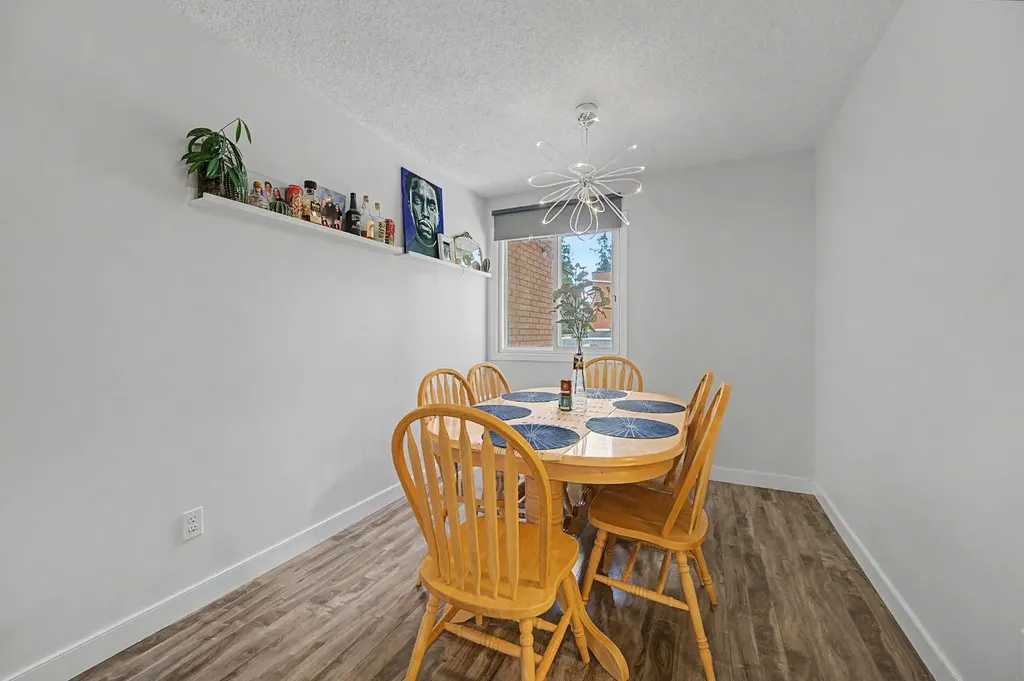 4405 33 Avenue SW Calgary AB T3E 0Y4