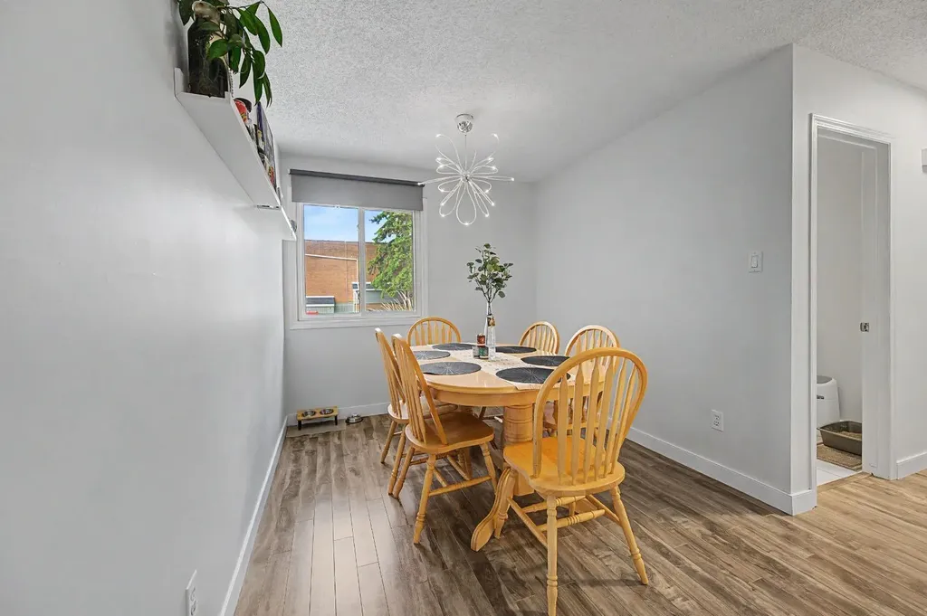 4405 33 Avenue SW Calgary AB T3E 0Y4