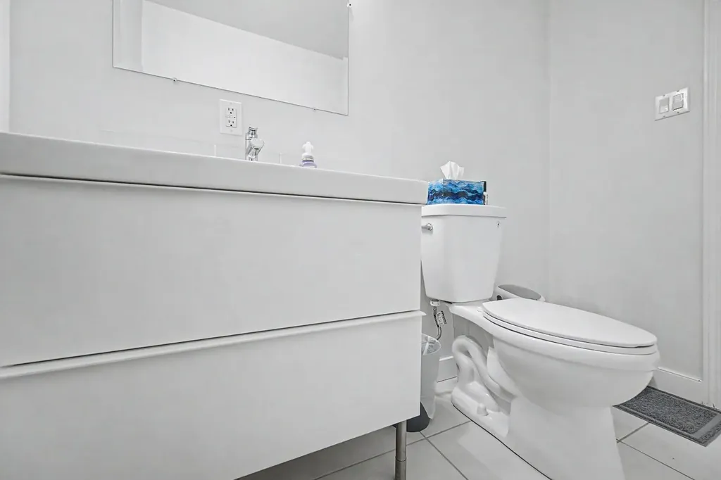 4405 33 Avenue SW Calgary AB T3E 0Y4