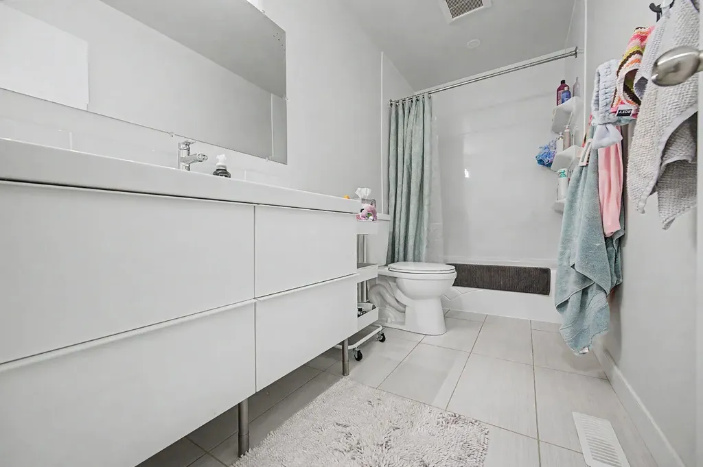 4405 33 Avenue SW Calgary AB T3E 0Y4