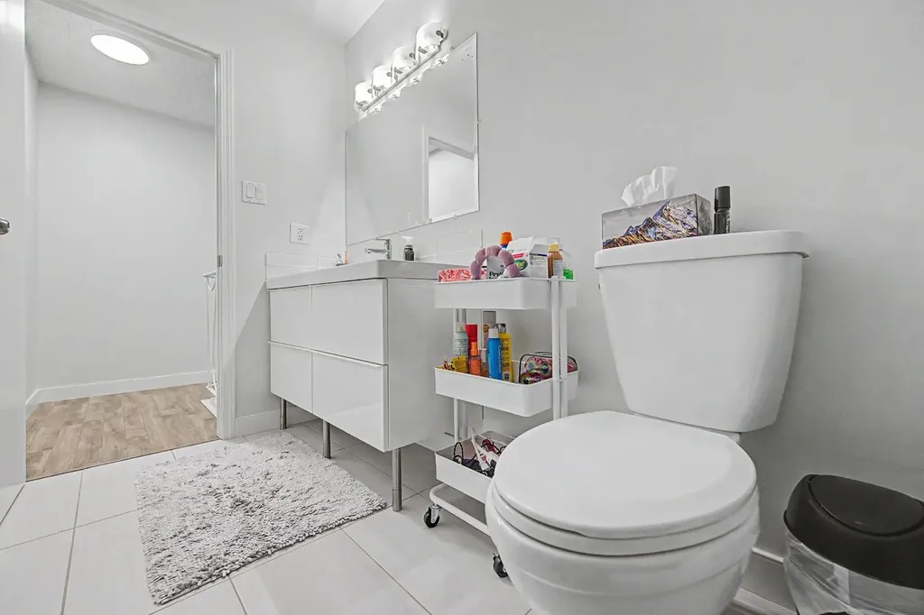 4405 33 Avenue SW Calgary AB T3E 0Y4