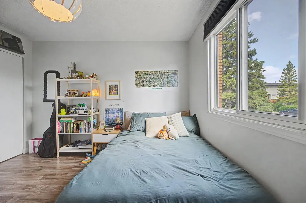 4405 33 Avenue SW Calgary AB T3E 0Y4