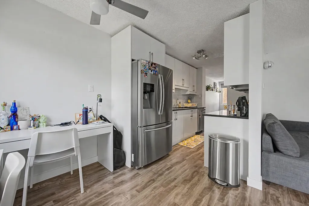 4405 33 Avenue SW Calgary AB T3E 0Y4