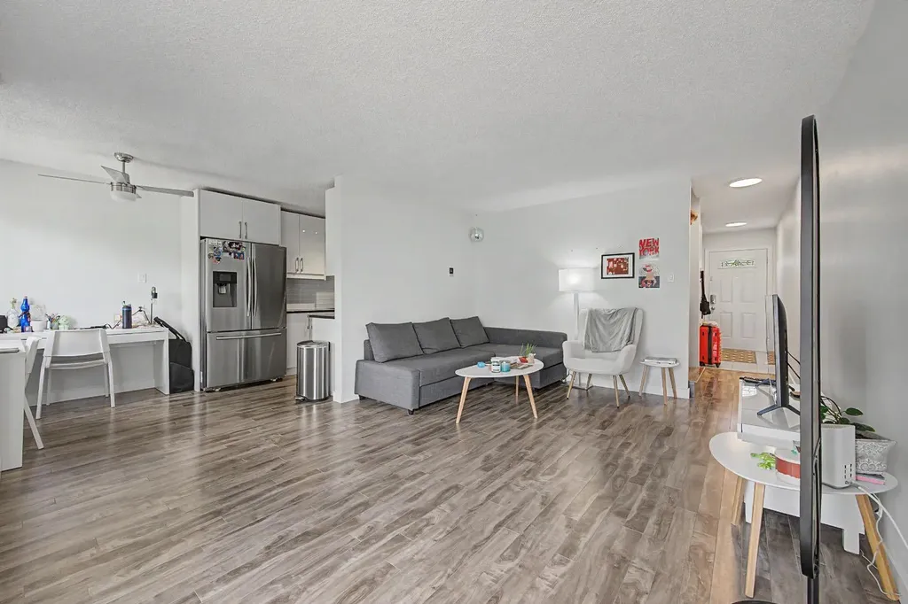 4405 33 Avenue SW Calgary AB T3E 0Y4