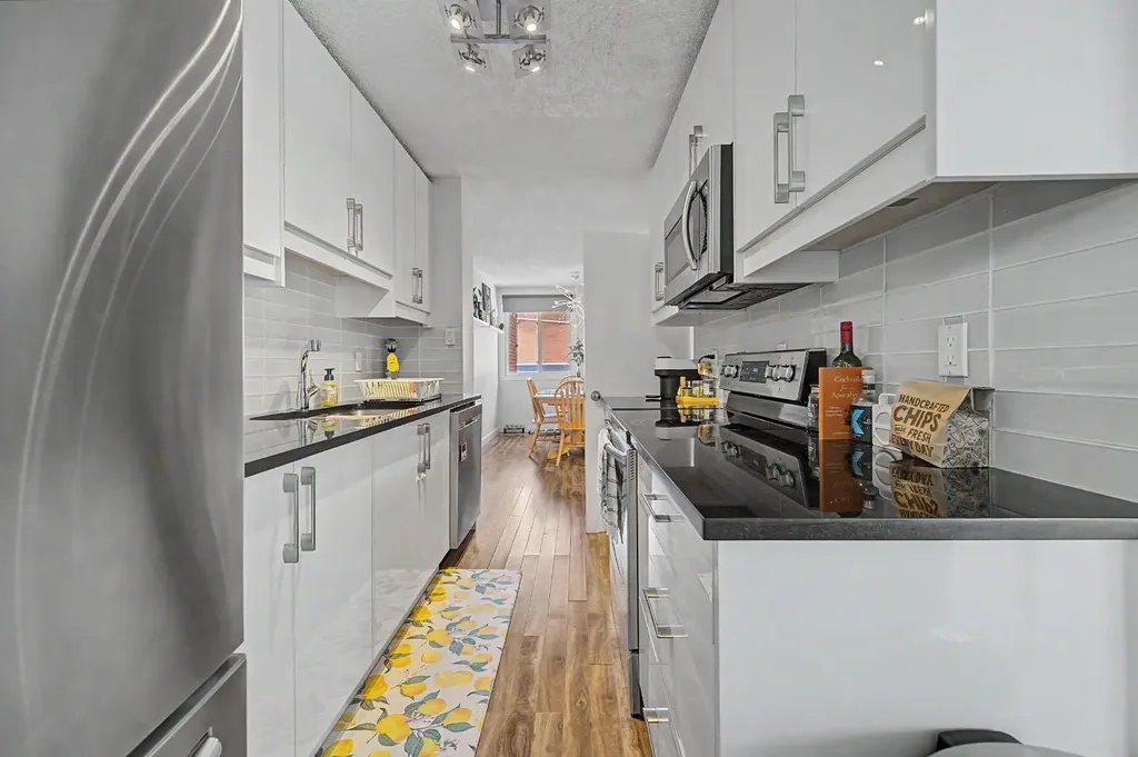 4405 33 Avenue SW Calgary AB T3E 0Y4