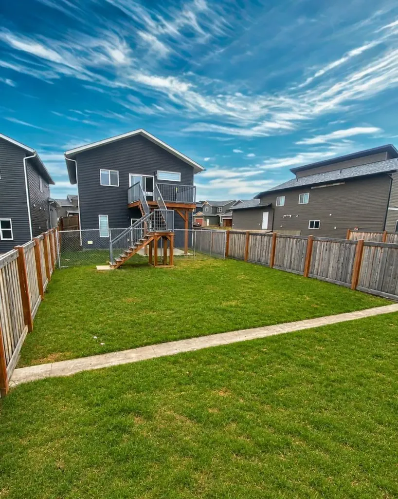 10513 133 Avenue Grande Prairie AB T8X0W5