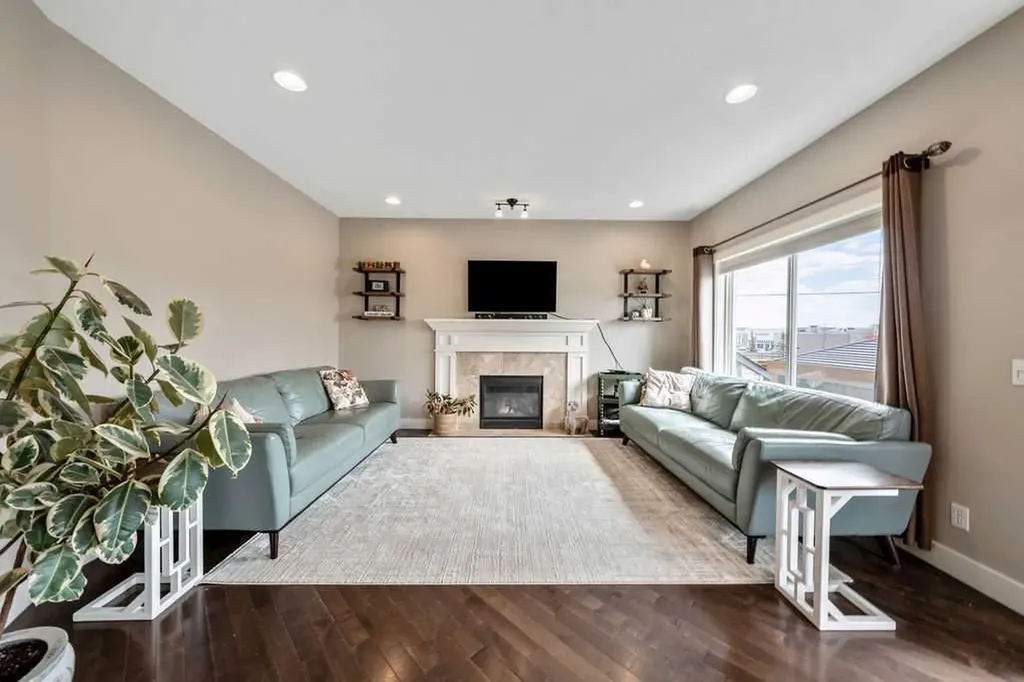 133 Channelside Cove SW Airdrie AB T4B2J1