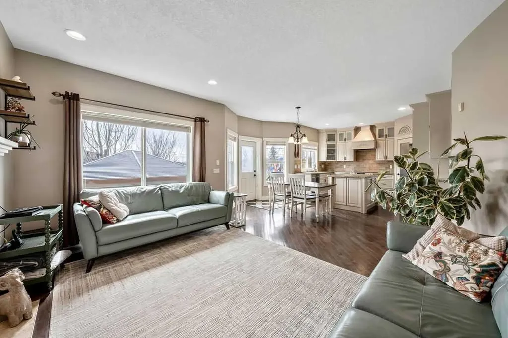 133 Channelside Cove SW Airdrie AB T4B2J1