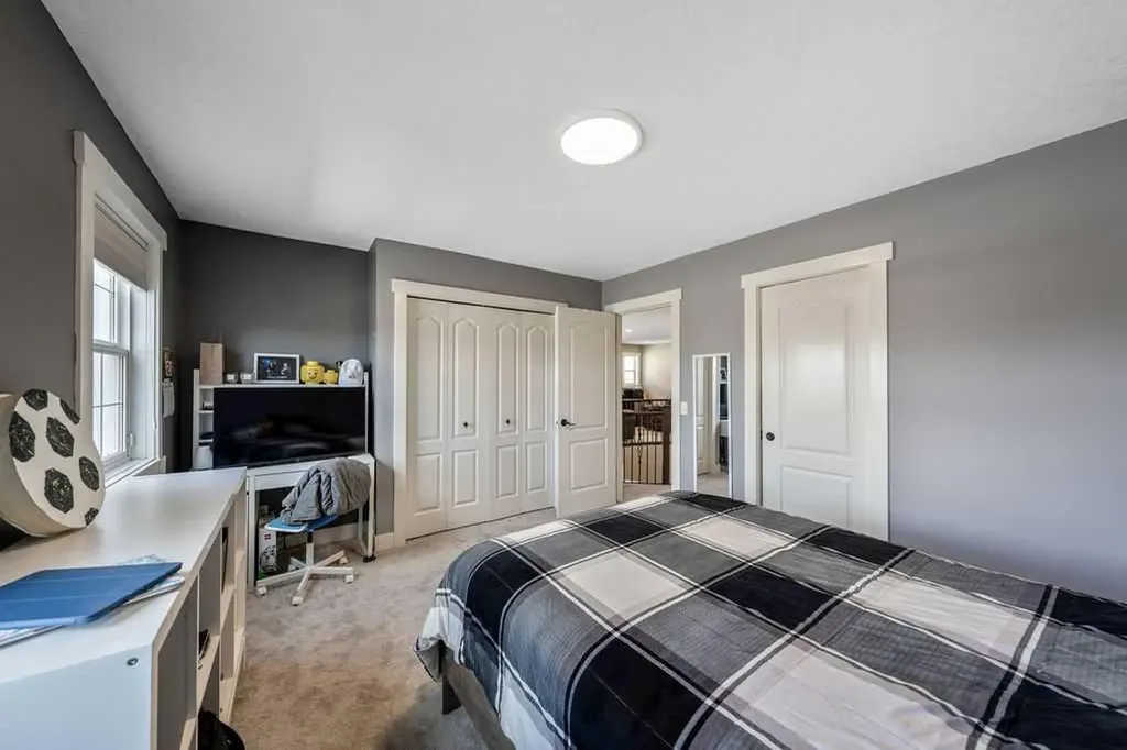 133 Channelside Cove SW Airdrie AB T4B2J1