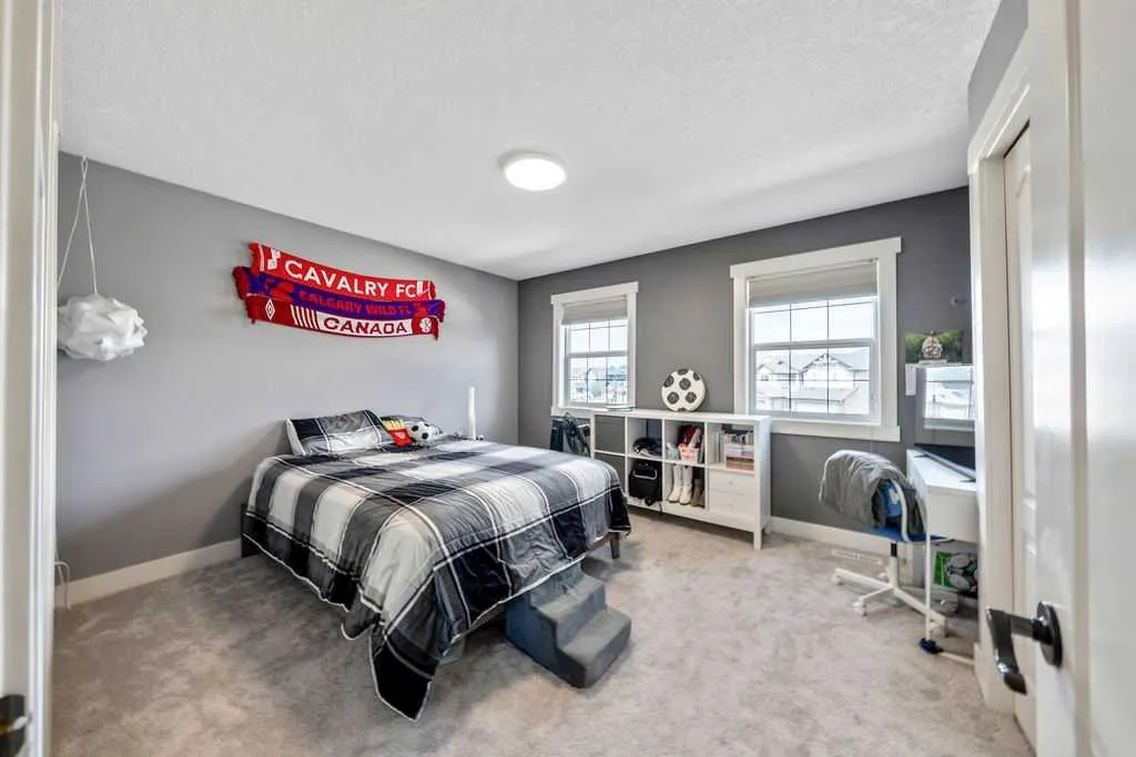 133 Channelside Cove SW Airdrie AB T4B2J1