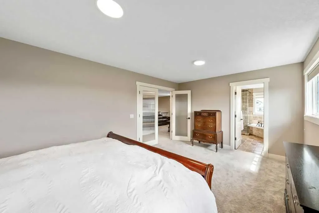 133 Channelside Cove SW Airdrie AB T4B2J1