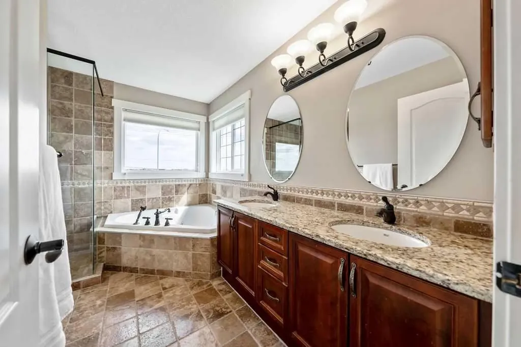 133 Channelside Cove SW Airdrie AB T4B2J1