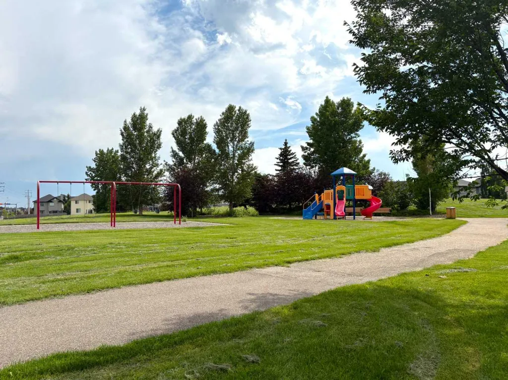 133 Channelside Cove SW Airdrie AB T4B2J1