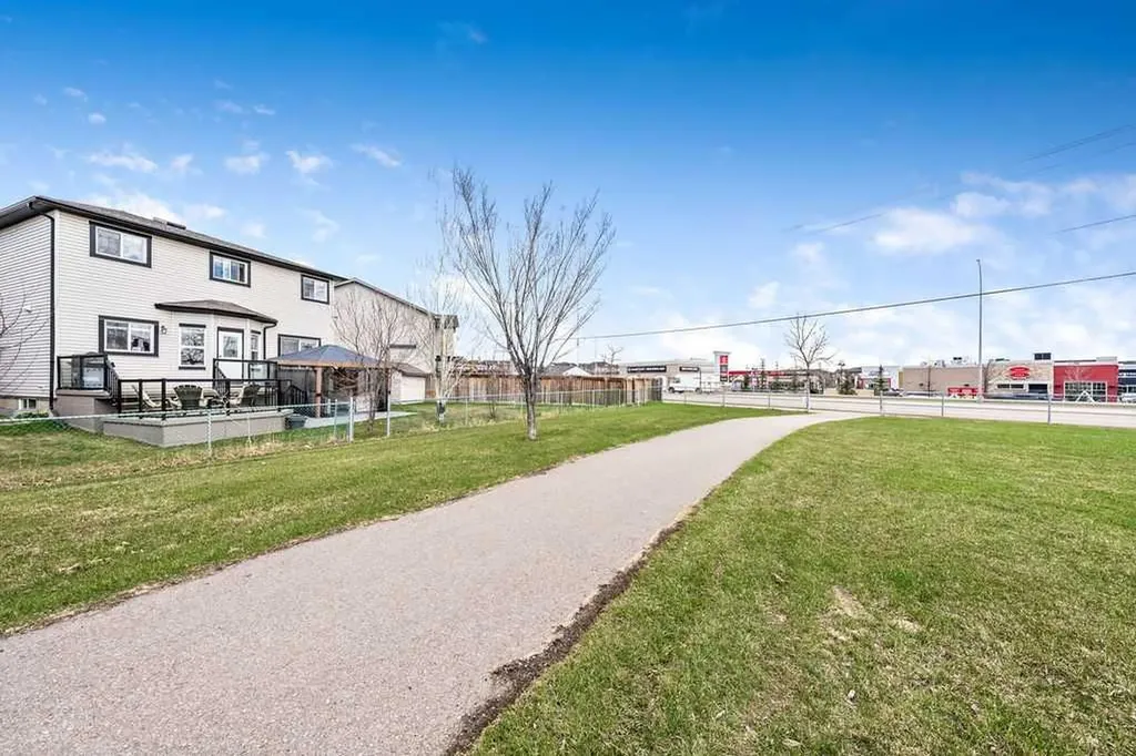 133 Channelside Cove SW Airdrie AB T4B2J1