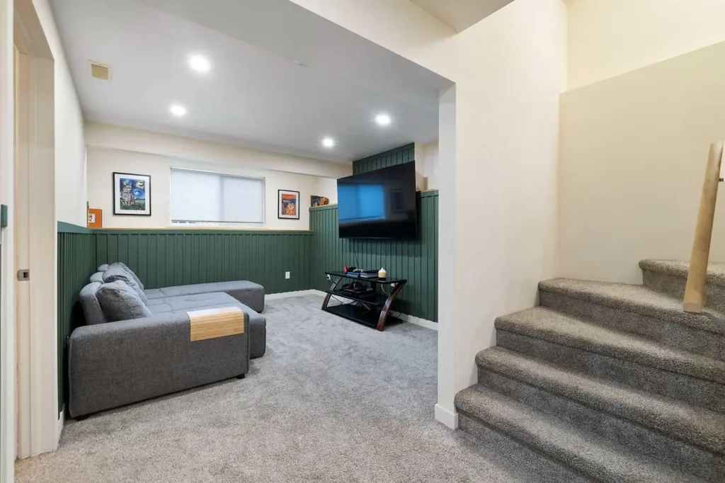 60 Sage Valley Drive NW Calgary AB T3R0C9