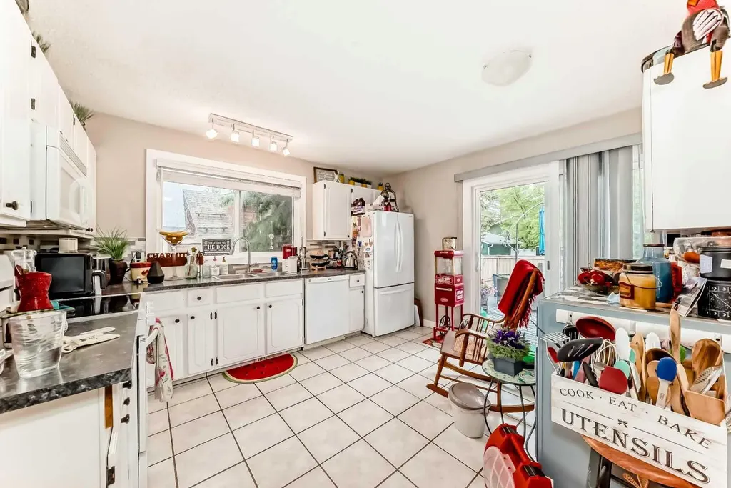 20 Deermont Way SE Calgary AB T2J5P3
