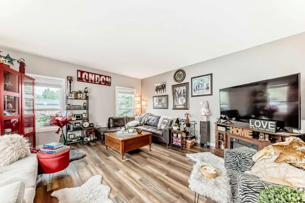 20 Deermont Way SE Calgary AB T2J5P3