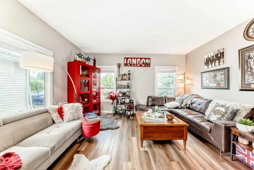20 Deermont Way SE Calgary AB T2J5P3