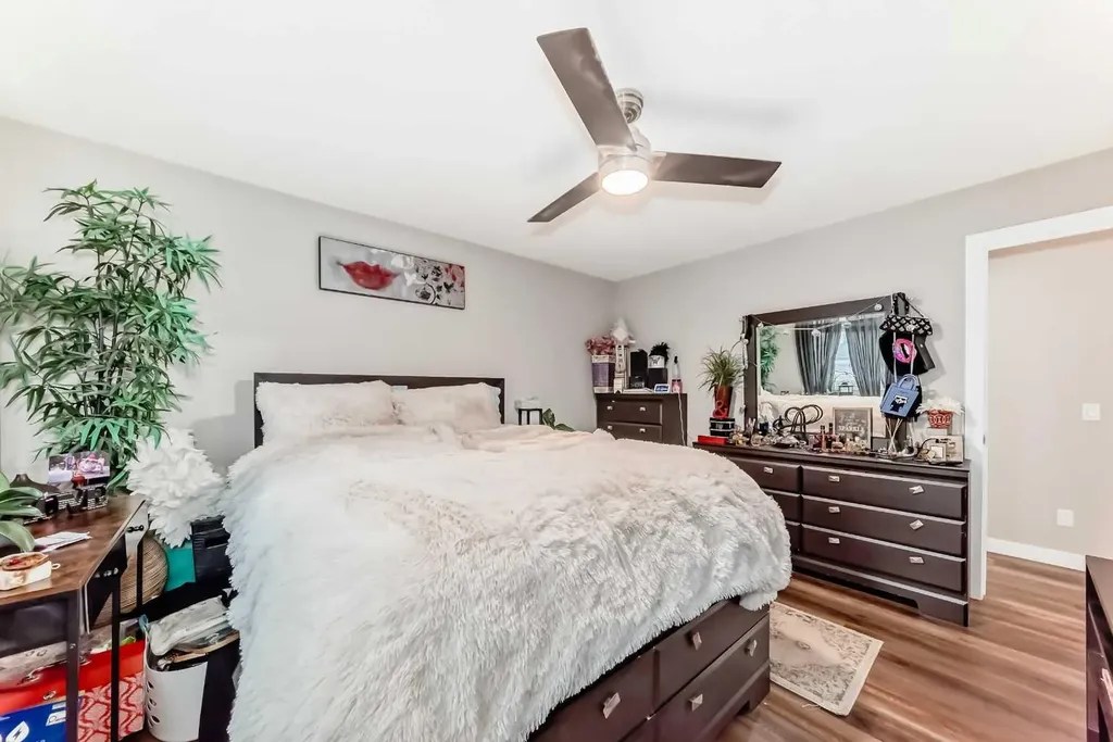 20 Deermont Way SE Calgary AB T2J5P3