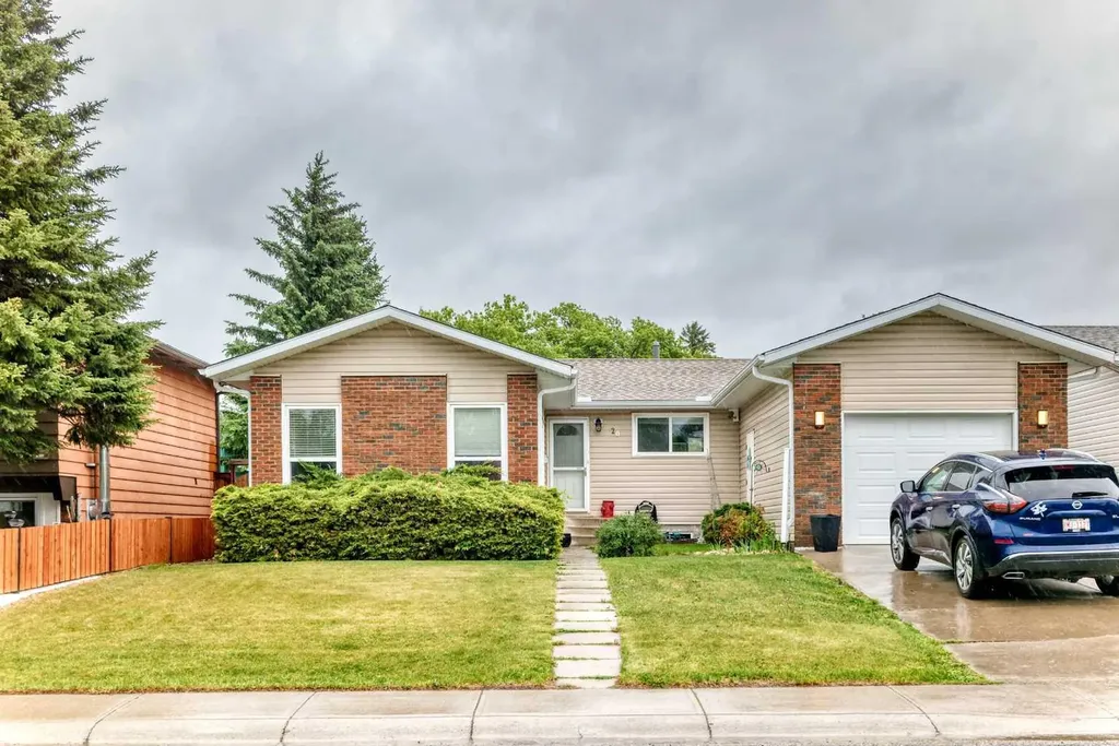 20 Deermont Way SE Calgary AB T2J5P3