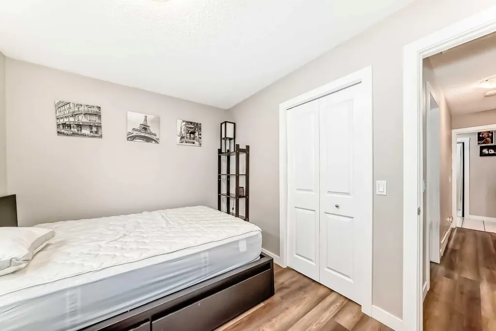 20 Deermont Way SE Calgary AB T2J5P3