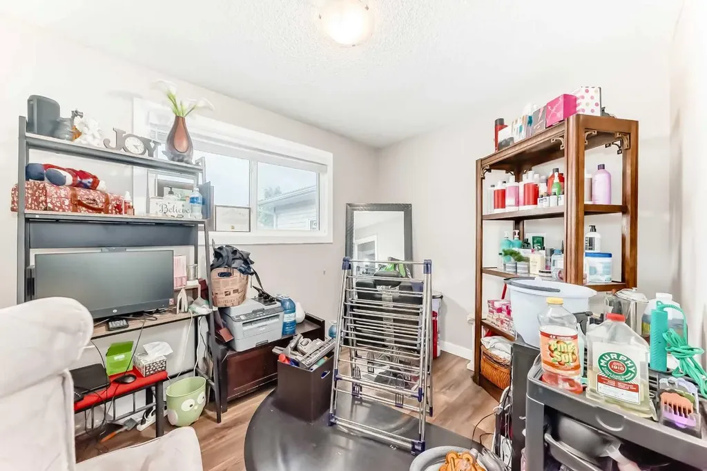 20 Deermont Way SE Calgary AB T2J5P3