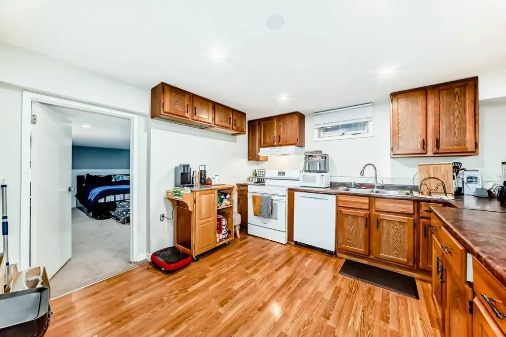 20 Deermont Way SE Calgary AB T2J5P3