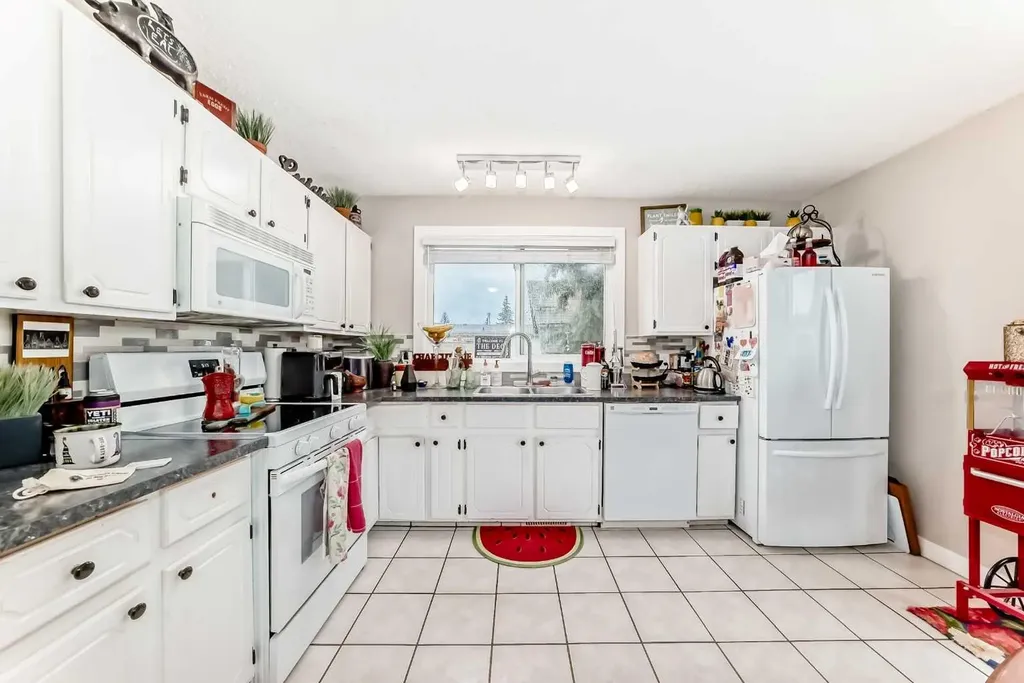 20 Deermont Way SE Calgary AB T2J5P3