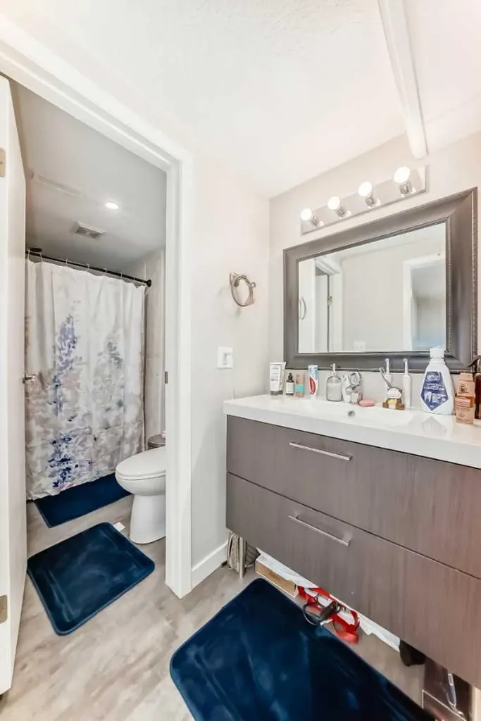 20 Deermont Way SE Calgary AB T2J5P3