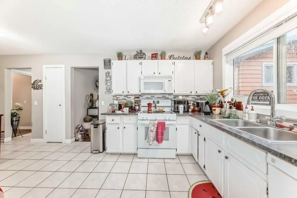 20 Deermont Way SE Calgary AB T2J5P3