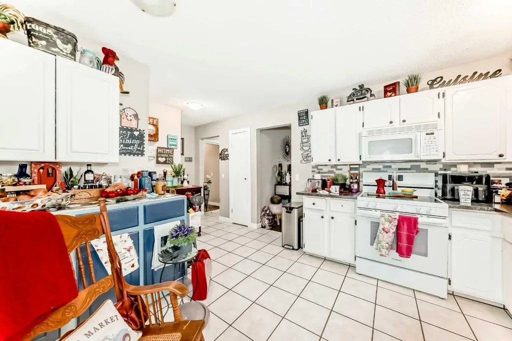 20 Deermont Way SE Calgary AB T2J5P3
