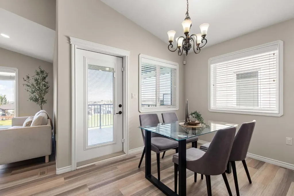 220 Sierra Road SW Medicine Hat AB T1B4Y6