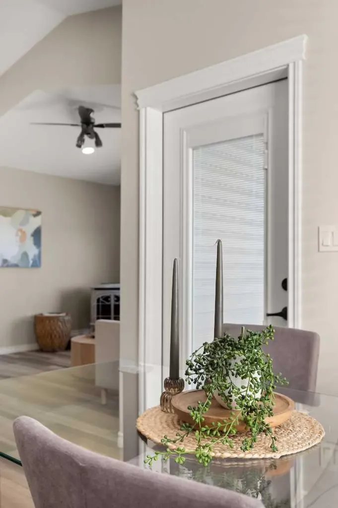 220 Sierra Road SW Medicine Hat AB T1B4Y6