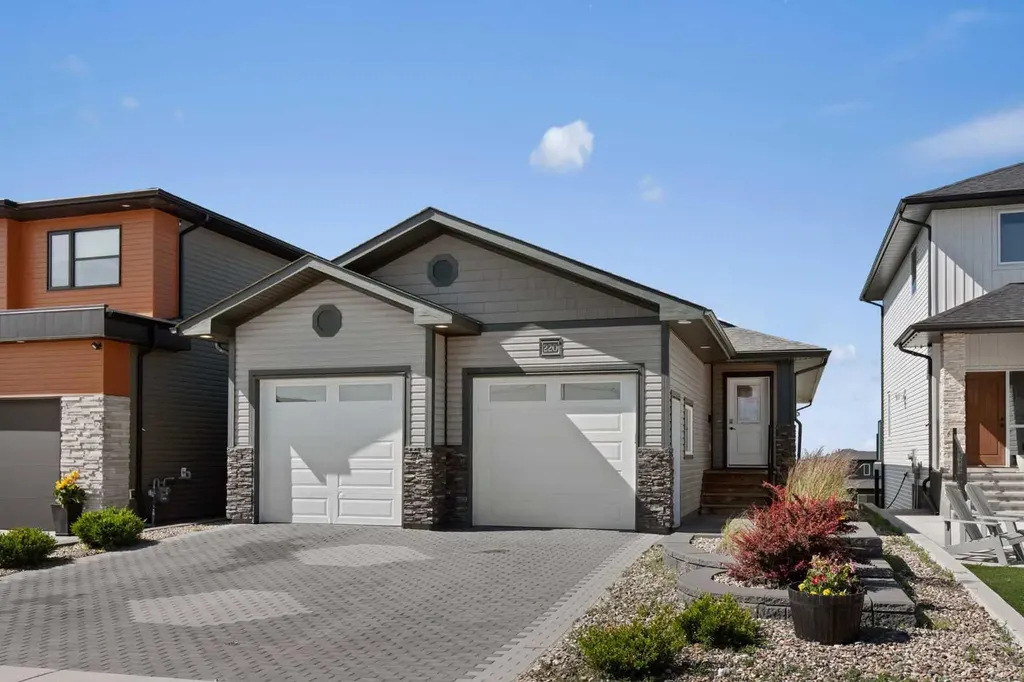 220 Sierra Road SW Medicine Hat AB T1B4Y6