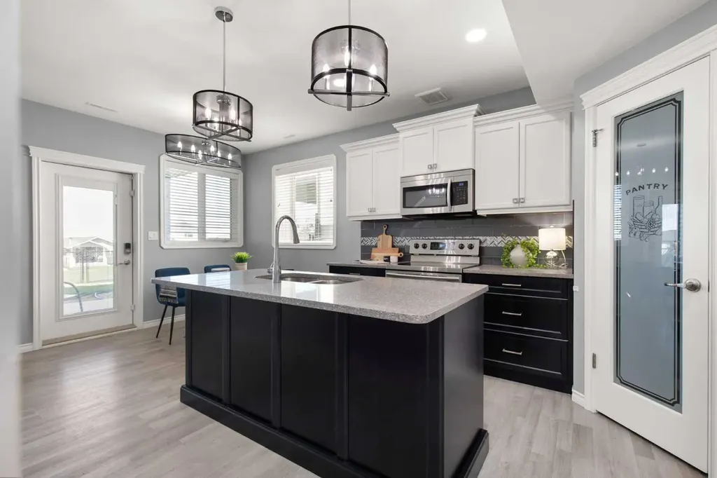 220 Sierra Road SW Medicine Hat AB T1B4Y6